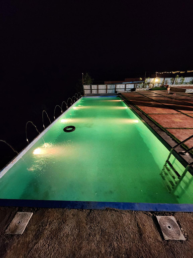 Sport & Beauty 2, Hilltop Resort and Glamping- Villa with private pool, Satara