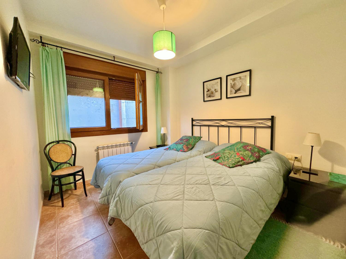 Bedroom 2, ROOMS PEREGRINOS A Casa Alicia, Pontevedra