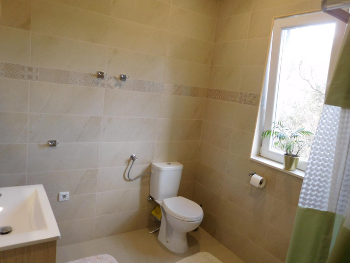 Bathroom 4, Apartments Sunrise