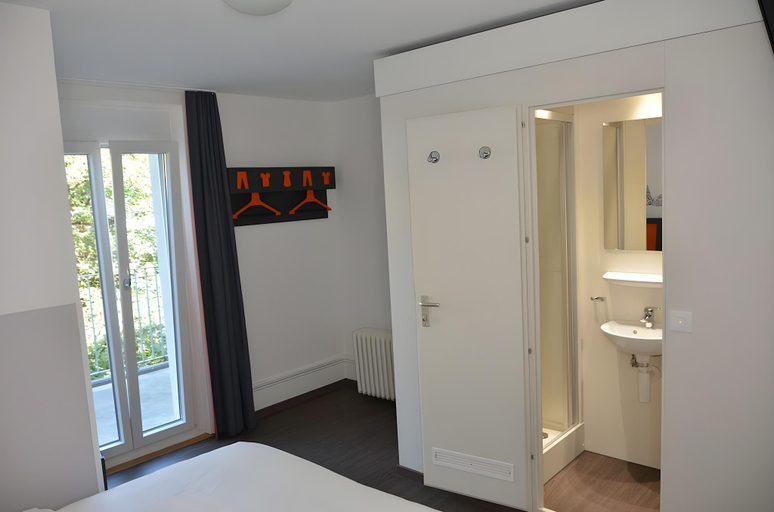 Others 5, easyHotel Zurich West, Zürich