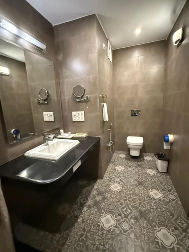 Bathroom 5, Naturoville Wellness Resort Rishikesh – Surrounded by Nature, Rooted in Wellness, Dehradun