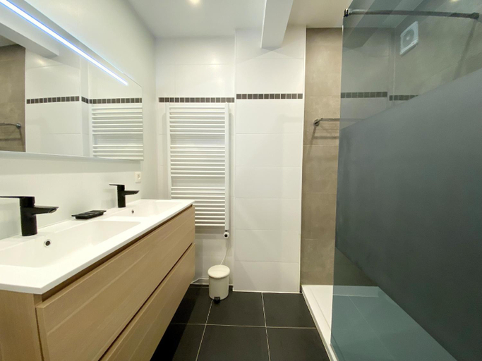 Bathroom 3, Apartment in Nieuwpoort by the Beach, West-Vlaanderen