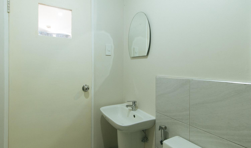 Bathroom 5, The Colonial Residences, Quezon City