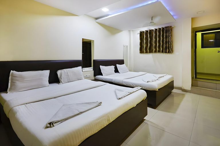 Bedroom 2, Hotel Paradise, Mumbai Suburban