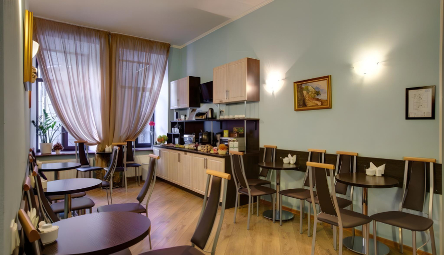 Food & Drinks 4, Solo on Furshtatskaya street, Sankt-Peterburg gorsovet
