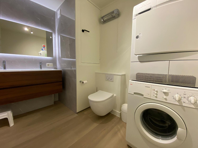 Bathroom 3, Apartment in Nieuwpoort near Sandy Beaches, West-Vlaanderen