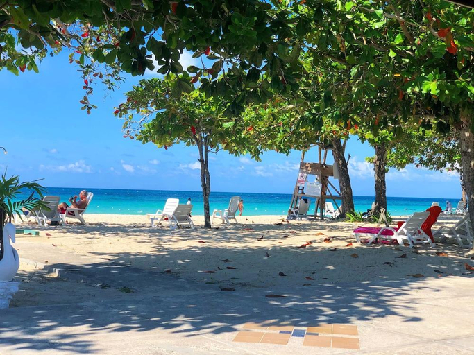 5, Negril Beach Club Condos