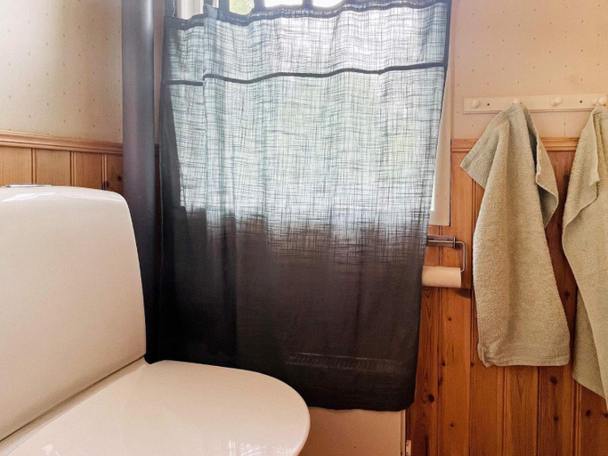 Bathroom 3, person holiday home in STILLINGSON, Orust