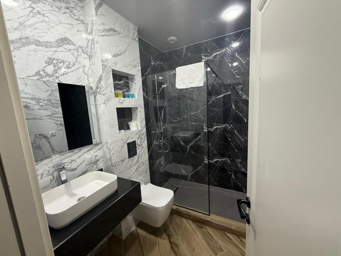 Bathroom 3, Villa Sunlight, Batumi