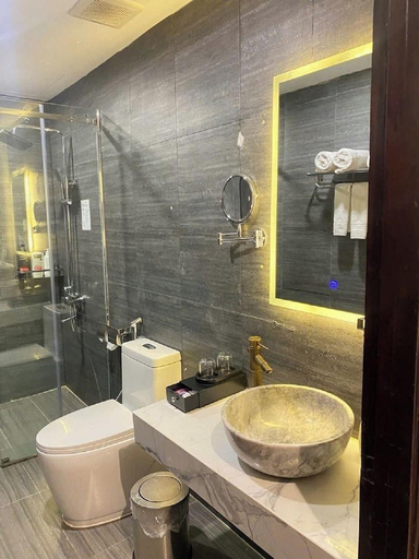 Bathroom 3, New Hotel, District 1