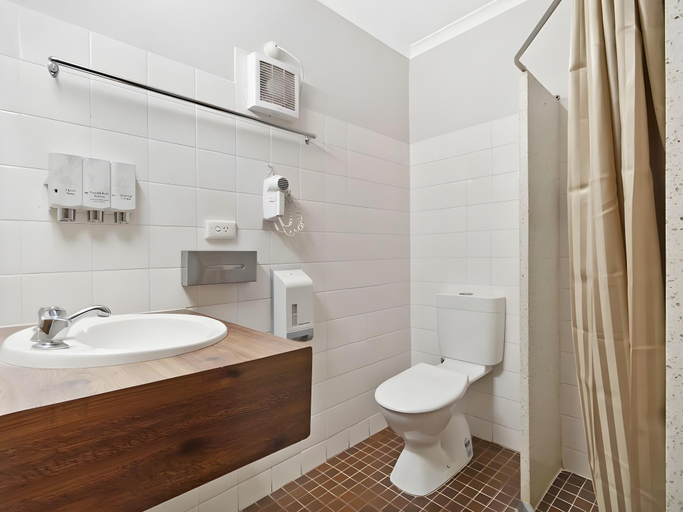 Bathroom 2, William Dutton Motel, Glenelg - Portland