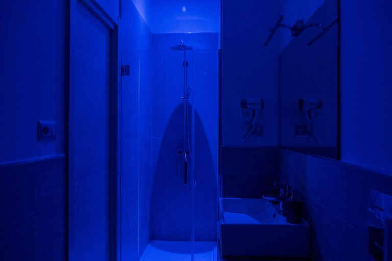 Bathroom 4, Montedonzelli B&B, Napoli