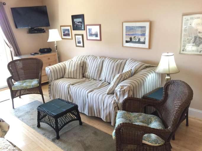 Others 4, The Braemar Condominium, Barnstable
