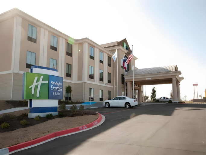 Exterior & Views 4, Holiday Inn Express & Suites SCHULENBURG by IHG, Fayette