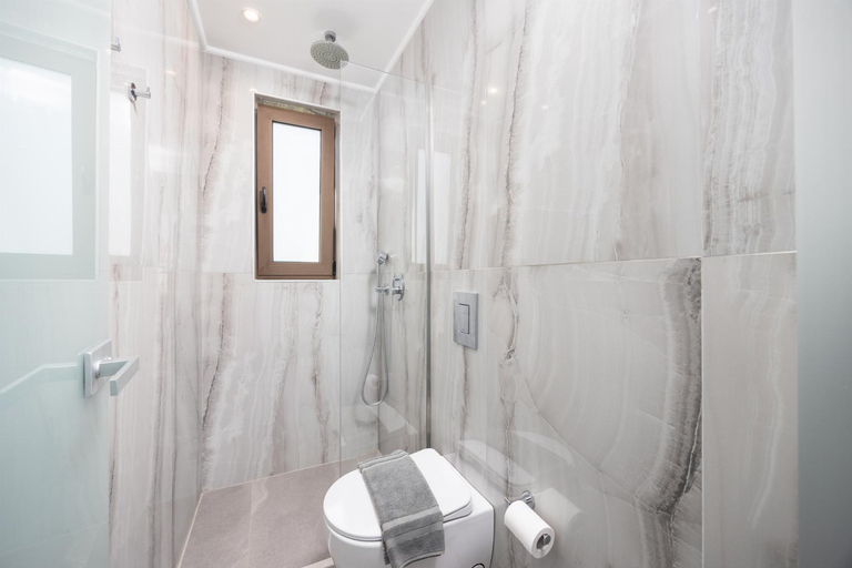 Bathroom 4, Villa Nineta, Crete