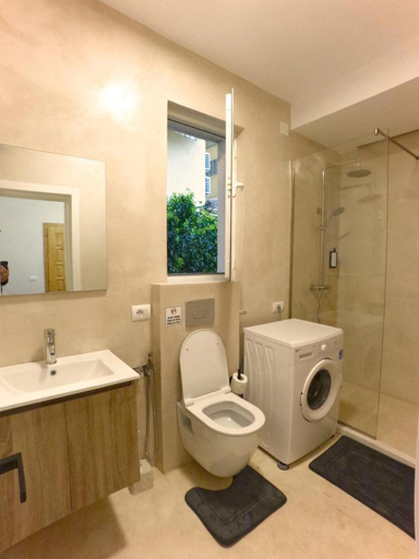 Bathroom 5, BV Apartments, Tiranës