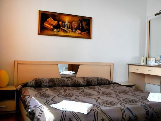 Others 2, Mini-Hotel Mahaon, Nemanskiy rayon