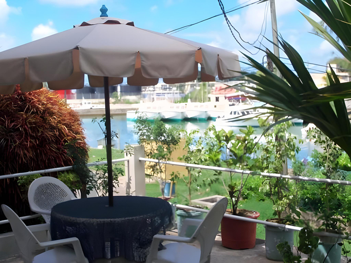 Others 4, Acajou Sur Mer Residence