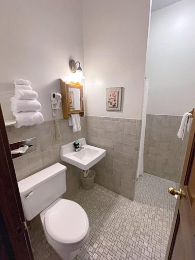 Bathroom 2, Afton House Inn, Washington