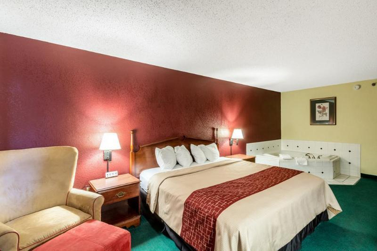 Others 3, Quality Inn, Rowan