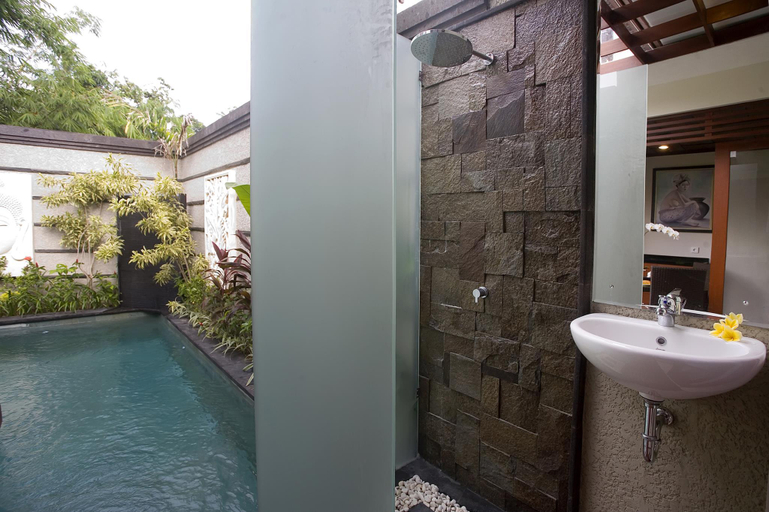 Bathroom 2, Bale Village C8 Villa, Badung