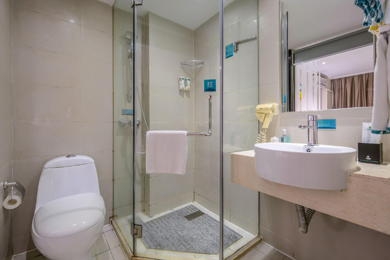 Bathroom 3, City Comfort Inn Wuzhou Wangcheng Square, Wuzhou
