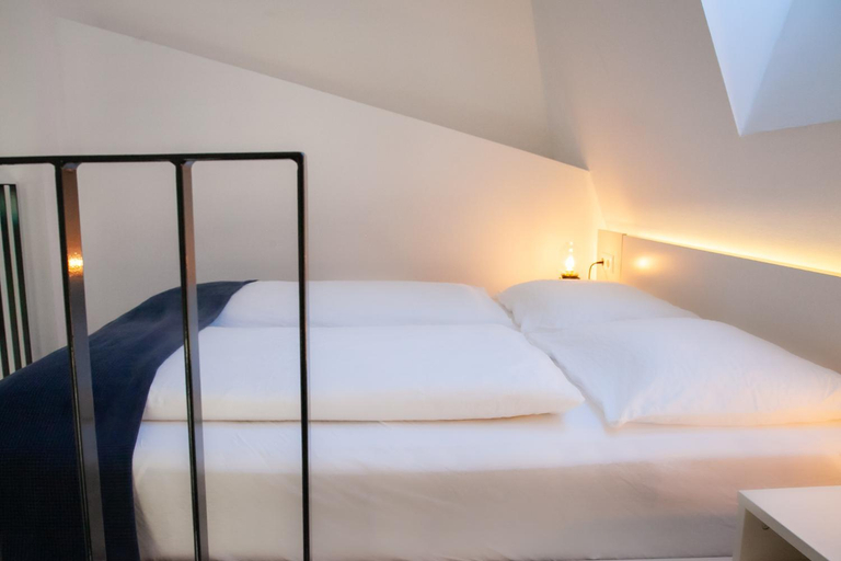 Bedroom 2, Studios +, Graz