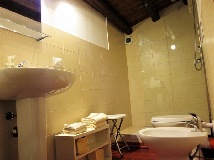 Bathroom 4, icalderai, Palermo