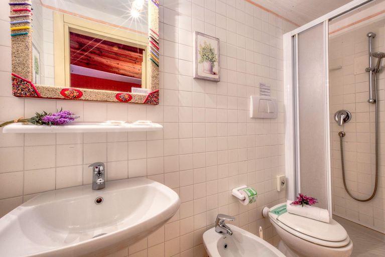 Bathroom 4, Lanterna Di Marco Polo, Venezia