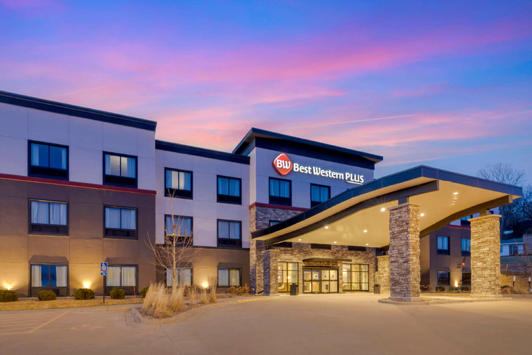 Exterior & Views 2, Best Western Plus Lacrescent / Lacrosse, Houston