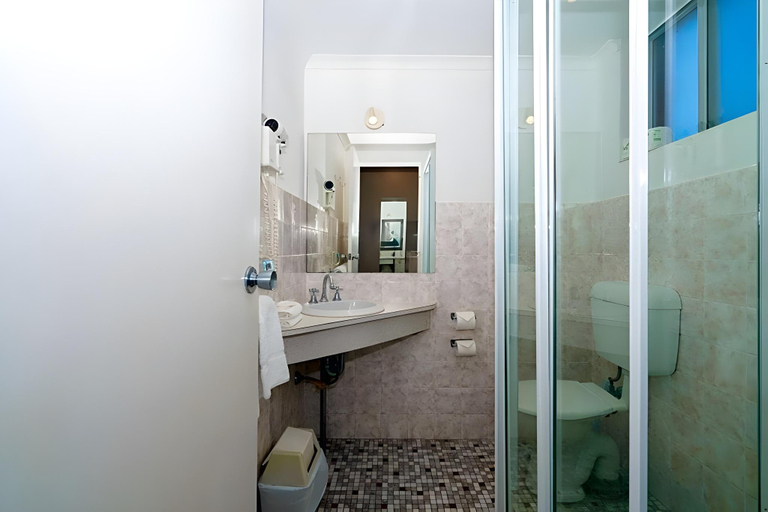 Bathroom 3, Katoomba Town Centre Motel, Blue Mountains