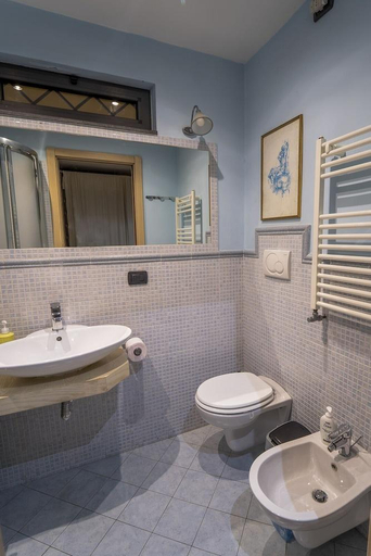 Bathroom 4, b&b Domus Vesuvia, Napoli