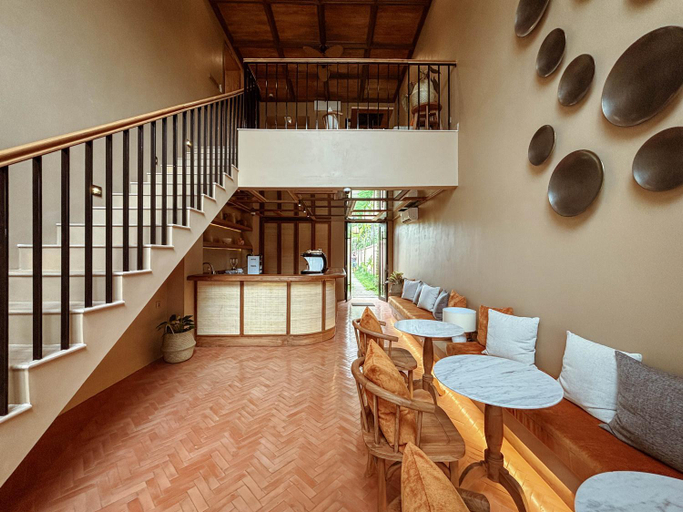 Others 4, Adhisthana Villas, Magelang