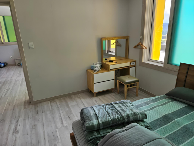 Bedroom 2, Yeosu Art Village 705 Pension, Yeosu