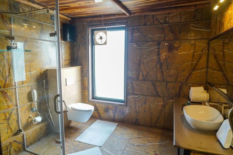 Bathroom 5, Aamaghati Wildlife Resort, Ranthambore, Sawai Madhopur