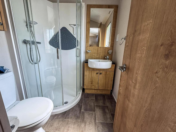 Bathroom 5, Beautiful 4 Berth Lodge With Decking At Manor Park In Hunstanton Ref 23038C, Cambridgeshire