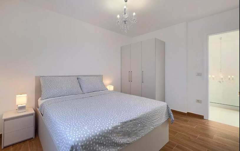 Others 2, Villa Villa Esmeralda II, Novigrad