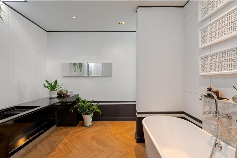 Bathroom 3, Skyframe pool villa near Bangtao beach, Blue Tree, Phuket Island