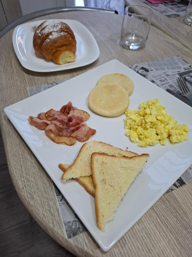 Food & Drinks 5, B&B KM 198 - Letto e colazione, Modena