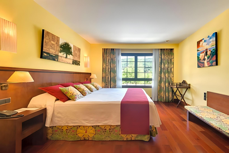 Bedroom 3, Monasterio de Boltaña, Huesca