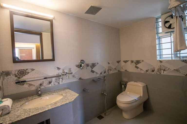 Bathroom 2, Jatra Flagship Chattogram City Centre, Chittagong