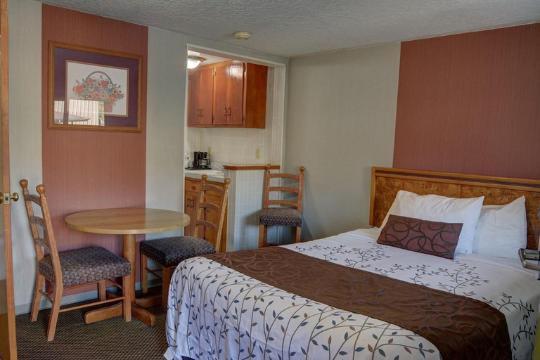 Bedroom 2, Inn at Salmon Creek, Clark