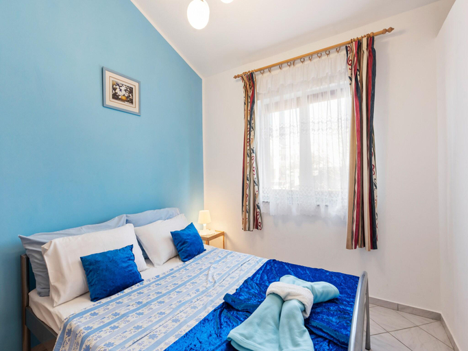Bedroom 2, Holiday Home in Jasenice near Maslenica Beach, Jasenice