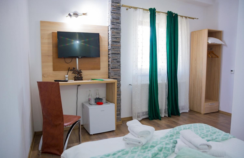 Others 2, Casa Majestic, Calimanesti