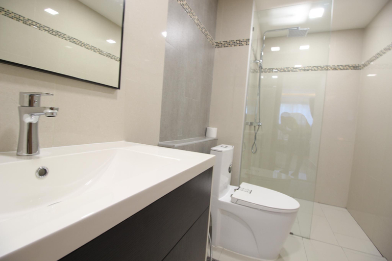 Bathroom 3, Laguna Beach Resort 3, Pattaya