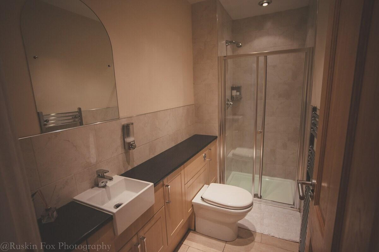 Bathroom 2, Apartment B, Aberdeen