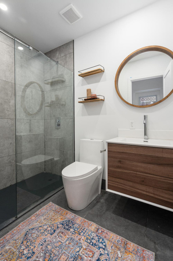 Shower 5, MTL Central Stay Apartments, Montréal