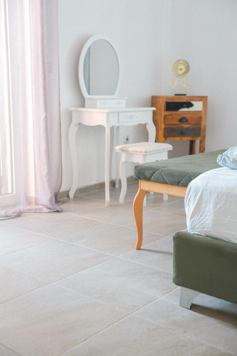 Others 3, Casa Selimi