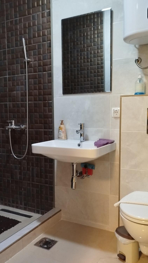 Bathroom 3, Ratac Eco Guest House