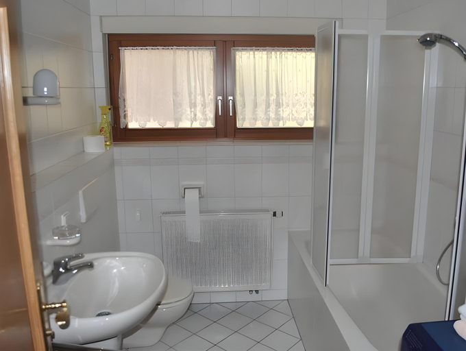 Bathroom 5, Landgasthof Hirschen , Waldshut